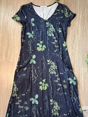 MISSLOOK Navy Midi Dress with Green Floral Print - Size L